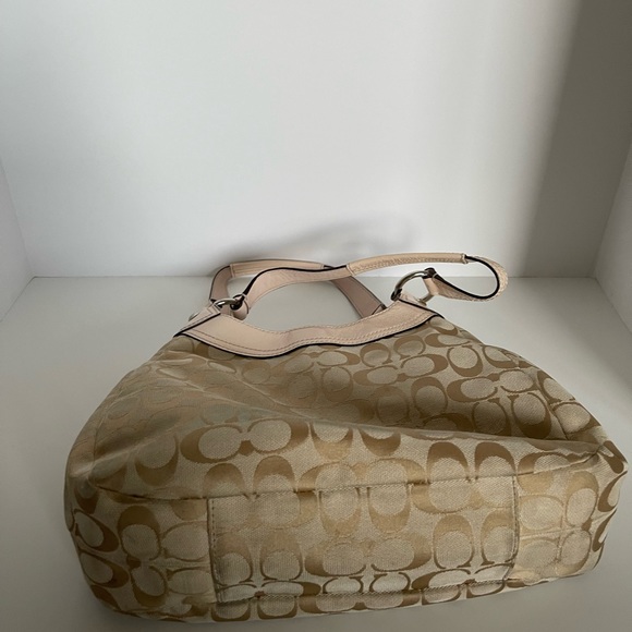 Coach Patent Leather Trim Shoulder Bag With C Pattern - Picture 7 of 9